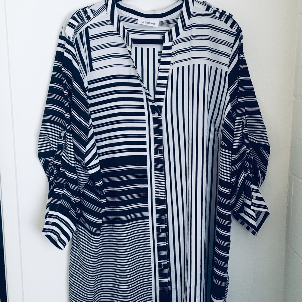 CALVIN KLEIN BLOUSE BLACK AND WHITE